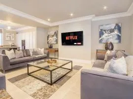 The Presidential Suite, with Free Parking!