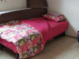 Private room near the Airport for amazing people