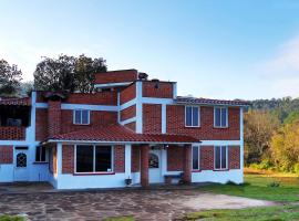 Senda Monarca, hotel Senguióban