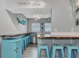 Shark Unit, Pool Jacuzzi Steps to Siesta Key Beach