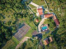 Holiday Home Marko, hotel em Trilj