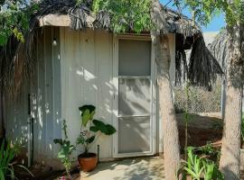 Bugambilias Alojamiento, bed and breakfast en Brisas de Zicatela