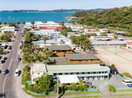 Bay of Islands Lodge, casa de muntanya a Paihia