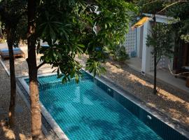 Le Sen Boutique Hotel, hotel cerca de Chao Anouvong Monument, Luang Prabang