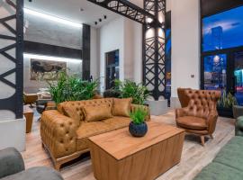 Bridge Hotel, hotel in Tbilisi City