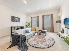 KOZYGURU | Leichhardt | Cozy Holiday 3 BED Home + Free Parking