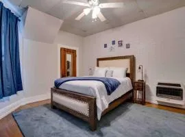 Cozy 1 Bed Historic Elmwood Park-Centennial House