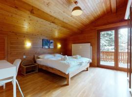5min. from the ski slopes Crans-Montana, 2 bedrooms, covered parking, hotelli, jossa on pysäköintimahdollisuus kohteessa Crans-Montana