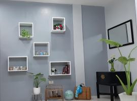 Casa Erelle -1 Bedroom guest house w/ modern kubo, hotel v destinaci Antipolo