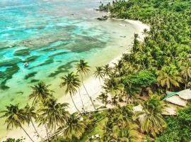 ENSUEÑOS NATURAL RESERVE Little Corn Island Nicaragua
