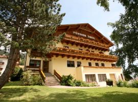 Pension Tirol, hotel in Nauders