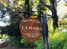 La Mansa Riverside, пляжний готель у місті Есквінья