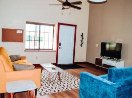 Renovated building in the heart of Rapid City!, aluguel de temporada em Rapid City