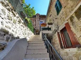 Apartments Historic Stone House