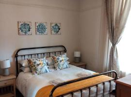 Via the Grapevine 3 bedroom house private parking, hotel Colesbergben