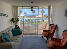 Primera línea frente al mar, con gran piscina., hotel v destinaci Coquimbo