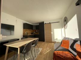 APPARTEMENT STATION LA JOUE DU LOUP PIED DES PISTES, hotel in Le Dévoluy