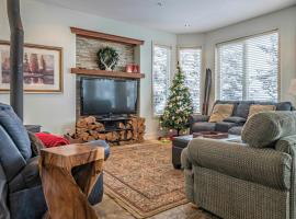 Monashee Views, hótel í Silver Star