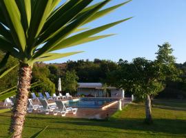 Monte Do Adail Turismo Rural Casa De Campo, hotel in Vila Nova de Milfontes