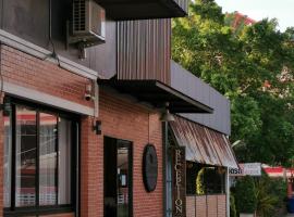 Lamoon Boutique Hotel, hotel in Suphan Buri