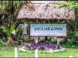 Hotel Jaguar Inn Tikal、ティカルのホテル