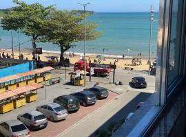 Apto a beira mar no Centro - WIFI 200MB - TV Smart - Cozinha equipada - Portaria 24h - Ar condicionado