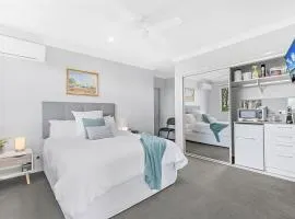 Mala Retreat Chardonnay Studio Immaculate and Comfortable