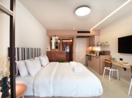 Pavo Art Hotel, serviced apartment in Heraklio Town