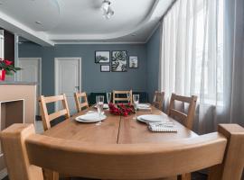 Live on Nevsky 3 bedrooms apartment