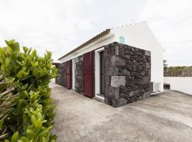 Holiday house in Praínha de Baixo, Pico, Azores: Prainha de Baixo'da bir otel