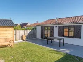 Holiday Home Duinenhuisje 25 parking and shared pool by Interhome