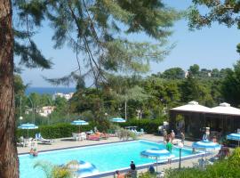 Holiday Home Internazionale Camping Village by Interhome, hotel en San Menaio