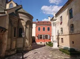 Вірменський дворик / Armenian courtyard