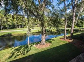 Golf & Tennis Community - Lakeview Oasis