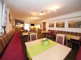 Pension Pitze, hotel a Sölden