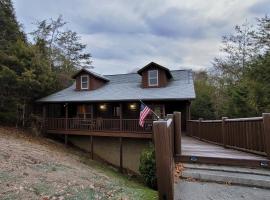 Stone Bridge Retreat, holiday home in Sevierville