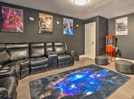 Modern East Stroudsburg Home with Pool and Fire Pit, chata v destinácii East Stroudsburg