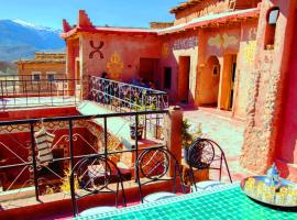 Room in Guest room - Gite Tawada - Happy Valley - Room for 3 People, hotel en Agouti