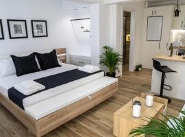 Sandra's luxury studio apartment, hotel v destinaci Tolo