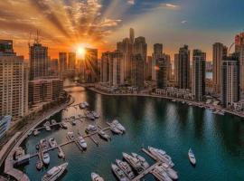 Luxury Room with Marina view close to JBR Beach and Metro with Shared Kitchen