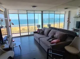 Apartamento frente al mar primera linea de la mansa Pda 26 punta del este penthouse