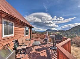 Remote Escape with Deck and Sweeping Mountain Views!, hotelli kohteessa Cotopaxi