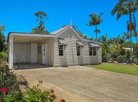 Sweet Cottage, sleeps 4 - stroll to Maleny, apartment in Maleny