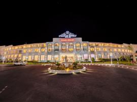 Titanic Aqua Park Resort - Families and Couples only, hotel perto de Sand City Hurghada, Hurghada