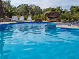 Casa con vistas, piscina y animales de granja, LA CASETA