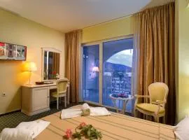 Angelika Pallas Hotel