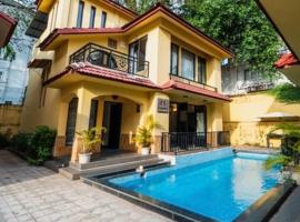 VILLA M - LAGOON 4 CALANGUTE GOA 3BHK, Pool Facing, Near Beach, Free Breakfast, Free WIFI and Well Located, hotel in Old Goa