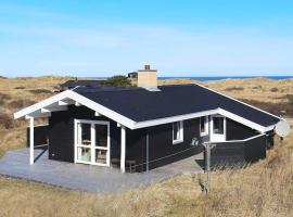 Three-Bedroom Holiday home in Hirtshals 4, bolig ved stranden i Hirtshals