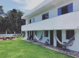 Casa da Gina, hotel with pools in Santa Cruz Cabrália