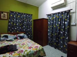 Homestay Opah Parit Buntar, Perak, hotel v destinaci Parit Buntar